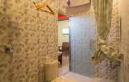 In-room Bathroom 4 Maxima Pearl Labuan Bajo