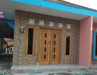 Exterior 2 Comfort Room at Darmo Homestay Thania