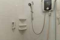 In-room Bathroom Orchard Suite near Batam Center