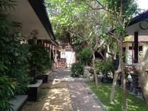 Luar Bangunan 4 Gina's Guest House  