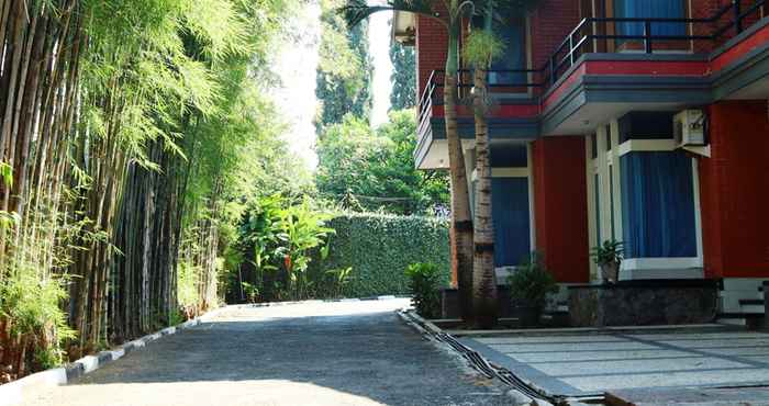 Luar Bangunan Hotel Tiara Rex