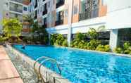 Swimming Pool 4 Nia Student Castle Apartment