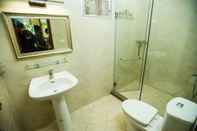 In-room Bathroom The Sun Homestay Soc Son