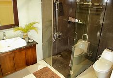 客室内バスルーム 7 D'House of Gembala