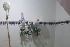 客房内浴室 Cozy Room Syariah at Permata Garden Guesthouse