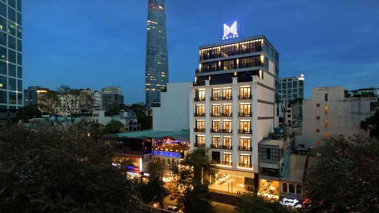 Giá phòng M Hotel Saigon: M Hotel Saigon không chỉ có vị trí đắc địa và tiện nghi sang trọng mà còn có giá phòng vô cùng hợp lý. Bạn hoàn toàn có thể tận hưởng kỳ nghỉ đáng nhớ tại thiên đường đô thị này với giá chỉ từ trên trăm nghìn đồng mỗi đêm.