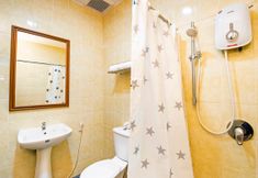 In-room Bathroom 5 Pertama Lodge 