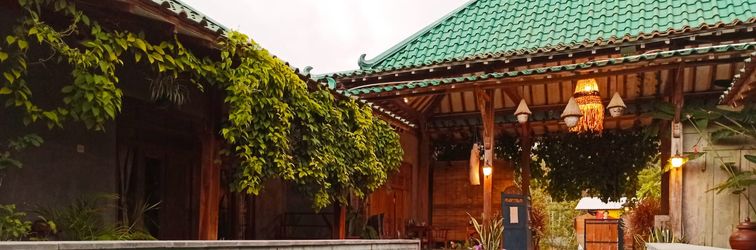 로비 Watukarung Ristu Homestay