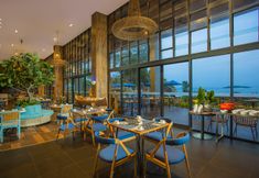 Restaurant 2 Swiss-Belresort Belitung