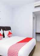 BEDROOM OYO 632 Hotel Mulana