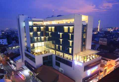 Exterior Pasar Baru Square Hotel Bandung Powered by Archipelago