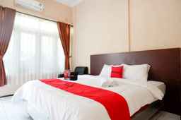 RedDoorz Plus near Stadion Wijaya Kusuma, Rp 186.059