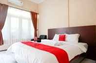 อื่นๆ RedDoorz Plus near Stadion Wijaya Kusuma