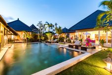 スイミングプール Luxury Aliya Villas