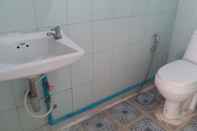 Toilet Kamar The 99 INN hotel