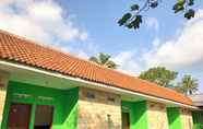 Exterior 2 Budget Room at Pondok Wisata Padma