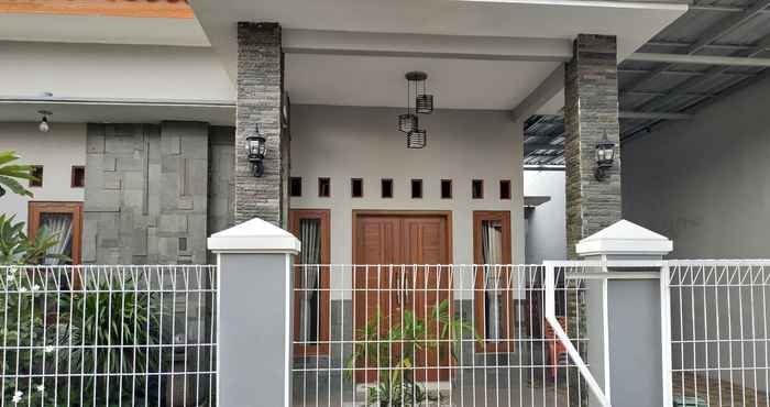 Exterior Full House 3 Bedroom at Pulunk Homestay