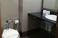 Toilet Kamar Ritz Legarda