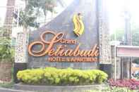 Lobby Grand Setiabudi Apartment Syariah by Budiyana