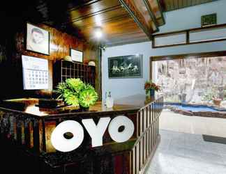 Lobby 2 SUPER OYO 2320 Hotel Charvita