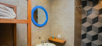 In-room Bathroom 2 Radja Art and Boutique Hotel Simpang Lima