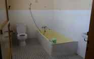 In-room Bathroom 6 Villa De Nusa Angkasa