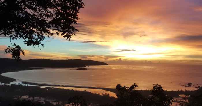 Điểm tham quan lân cận Penginapan Bukit Soca