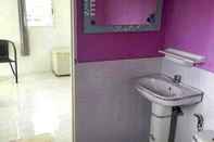 ห้องน้ำภายในห้อง Panpim Resort