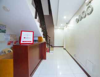 Lobby 2 RedDoorz near Angeles University Foundation