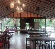 Restaurant 2 Tharnnam River Resort
