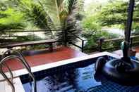 Swimming Pool Tharnnam River Resort