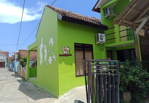 外観 Gandrung City Hostel