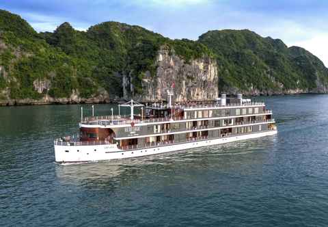 Bên ngoài Heritage Cruises