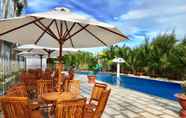 สระว่ายน้ำ 7 Oceanward Hotel & Resort 