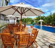 Hồ bơi 7 Oceanward Hotel & Resort 