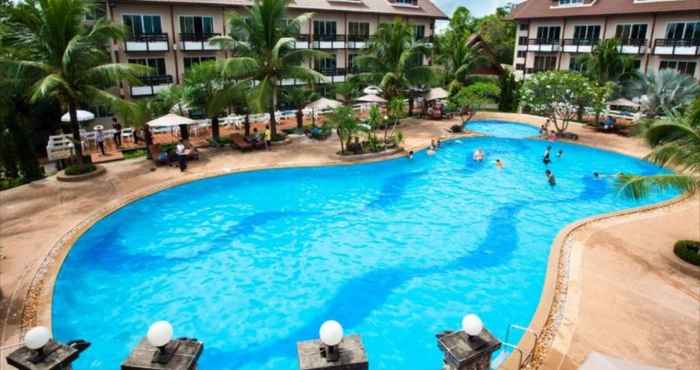 Swimming Pool Nakhaburi Hotel&Resort Udonthani