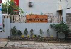 Bên ngoài 4 Cozy Room at Wisma Andany Jepara