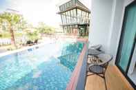 Swimming Pool Phuengluang Riverside Hotel Chanthaburi