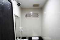 ห้องน้ำภายในห้อง Happy Hotel Batam