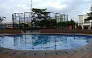 Swimming Pool 7 Nyaman Room at Apartemen Sentra Timur