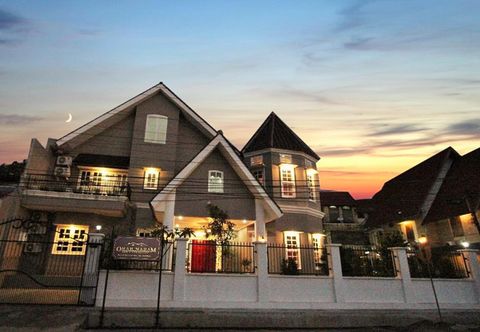 Exterior Omah Madam Bed and Breakfast