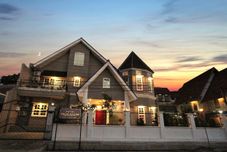 Exterior Omah Madam Bed and Breakfast