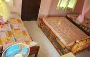 Kamar Tidur 5 Trisha's Lodging House