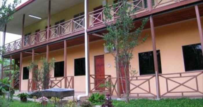 Exterior Slagon Homestay 