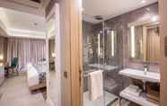 In-room Bathroom 7 Woovo Phuket Patong