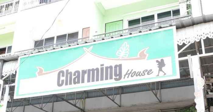 ภายนอกอาคาร Charming House