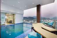 Hồ bơi Crown Hotel Nha Trang	