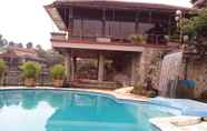 Kolam Renang 3 Villa Morry 1