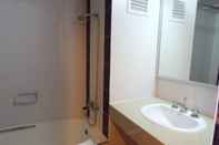 Toilet Kamar Phet Hotel