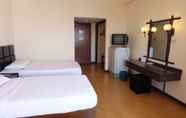 Lobi 5 Phet Hotel